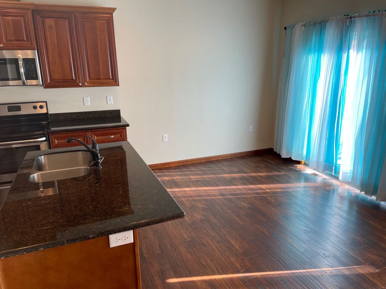 13716 Kristina St - Photo 3 of 11