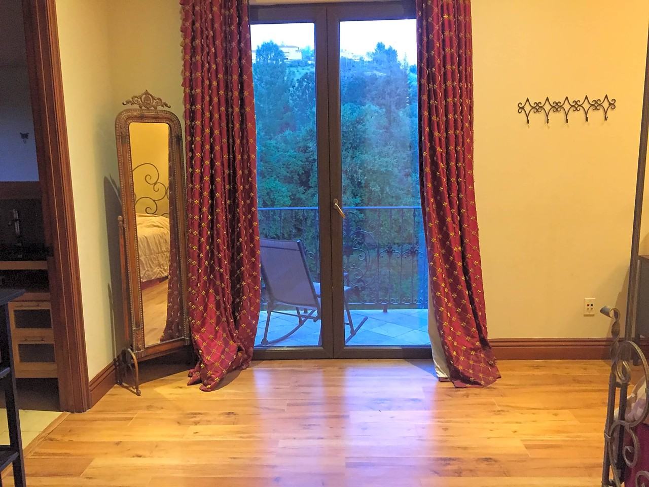 44 Hackamore Ln - Photo 2 of 6