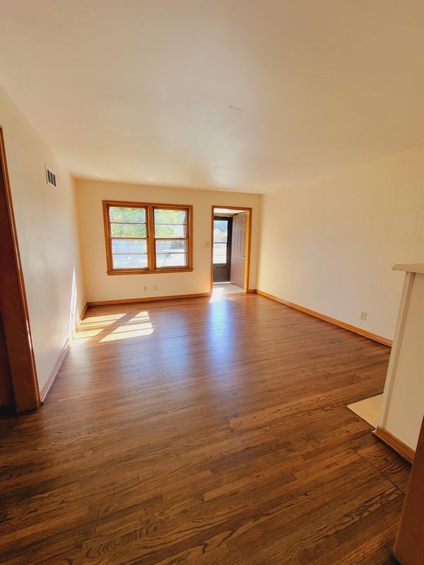 649 S Mission Rd - Photo 4 of 14