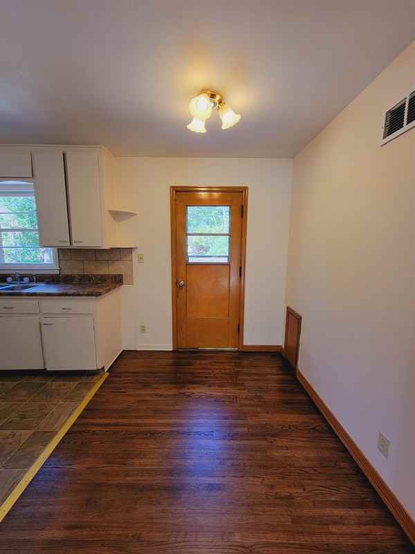 649 S Mission Rd - Photo 6 of 14