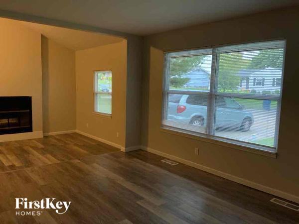 20 Sungrove Dr - Photo 2 of 10