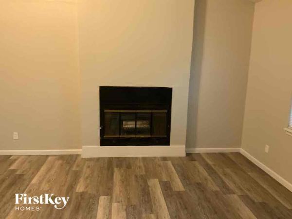 20 Sungrove Dr - Photo 3 of 10