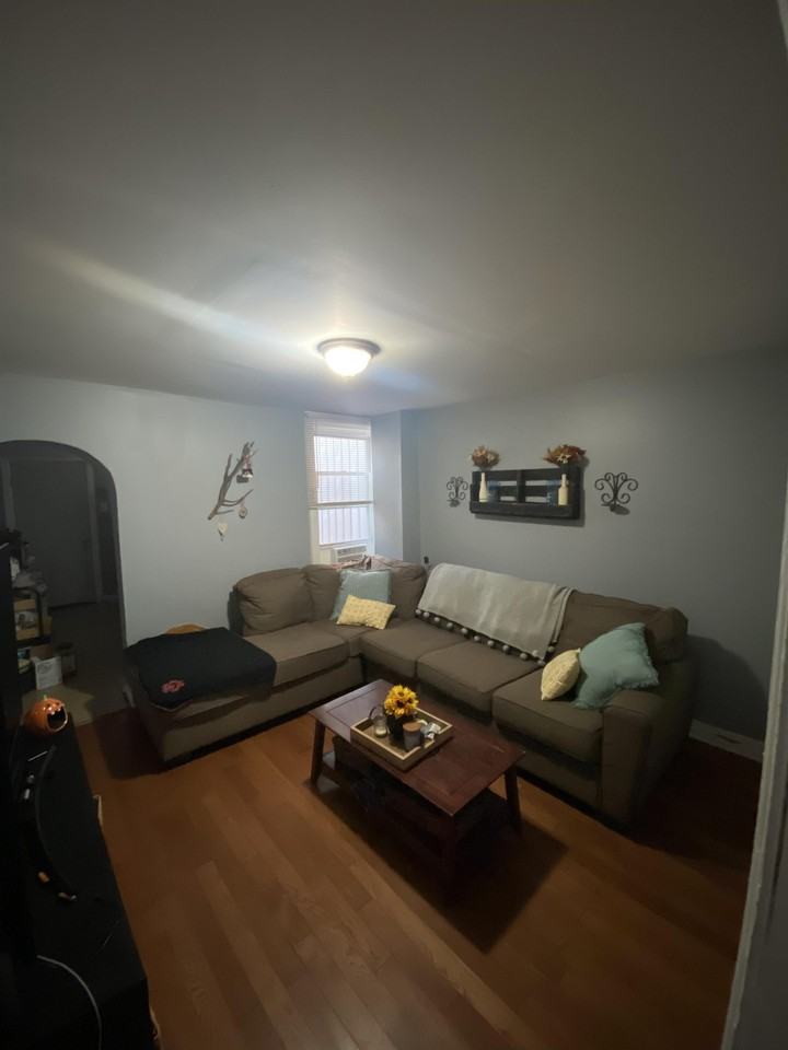 2312 Mercer St #1 - Photo 4 of 14