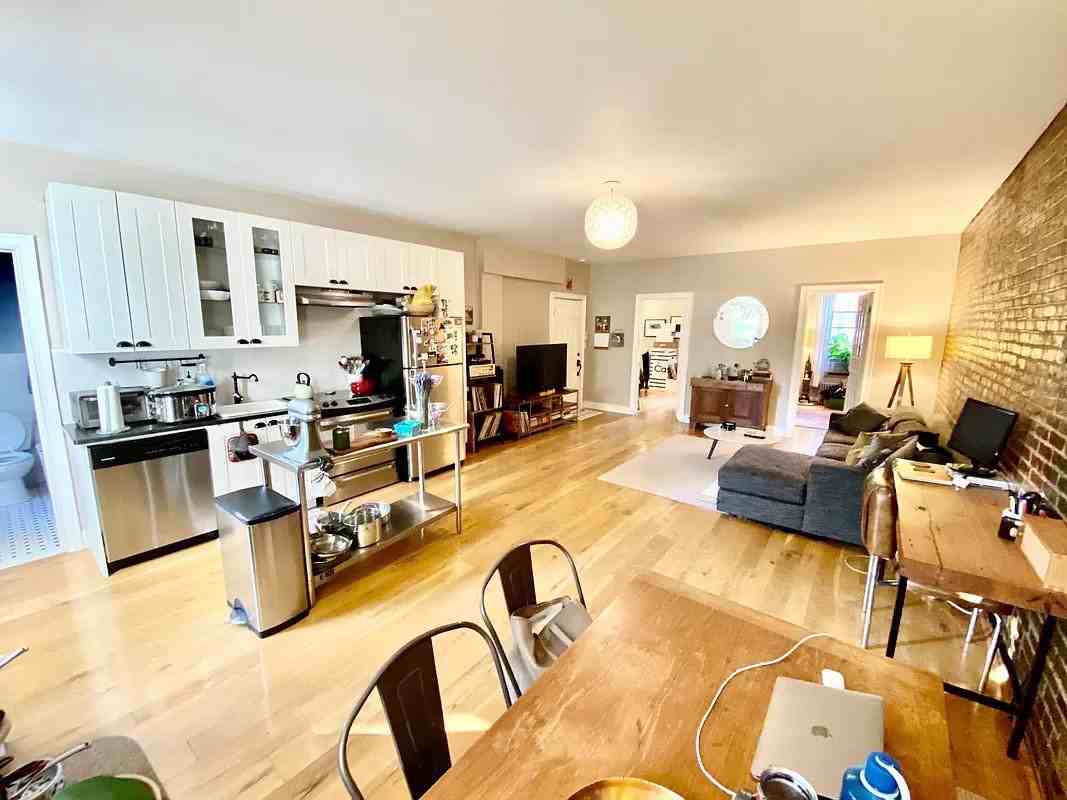 184 Dekalb Avenue #2 - Photo 3 of 8