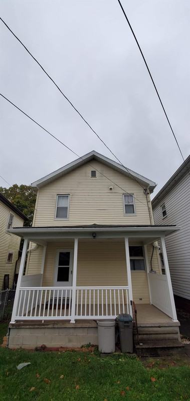 542 Cedar Ave - Photo 2 of 12