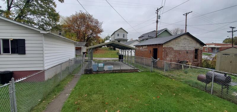 542 Cedar Ave - Photo 3 of 12