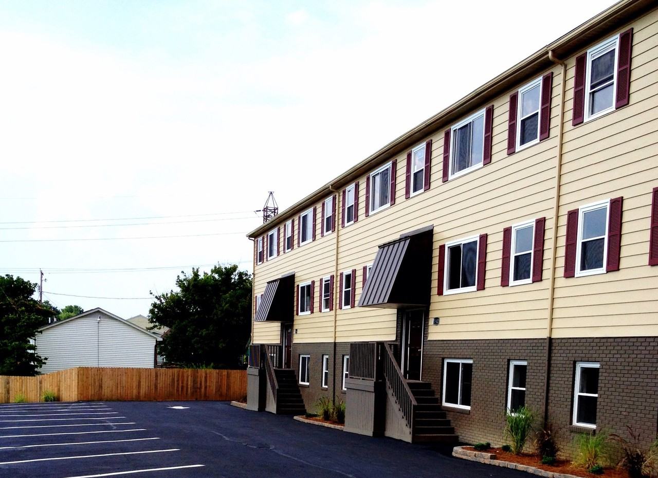 140 Main Ave #20
