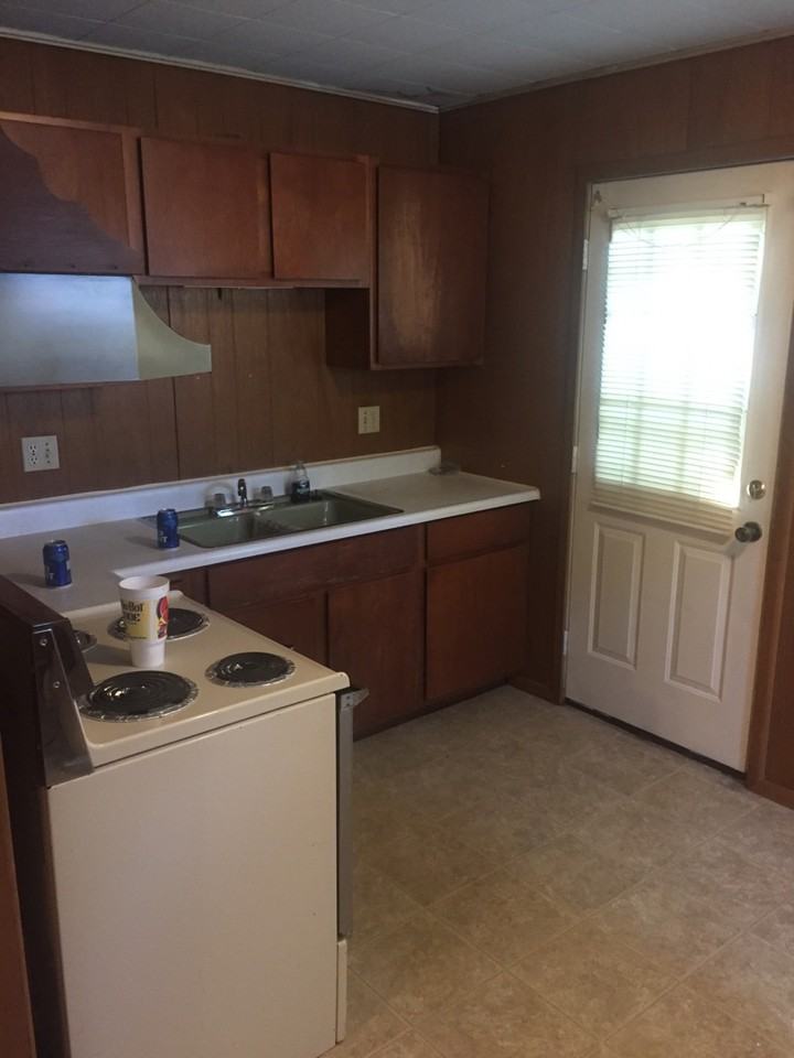 303 Virginia Ave - Photo 2 of 6