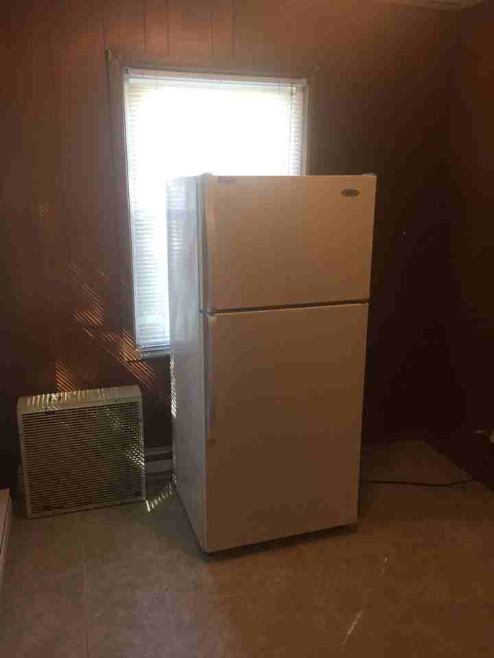 303 Virginia Ave - Photo 3 of 6