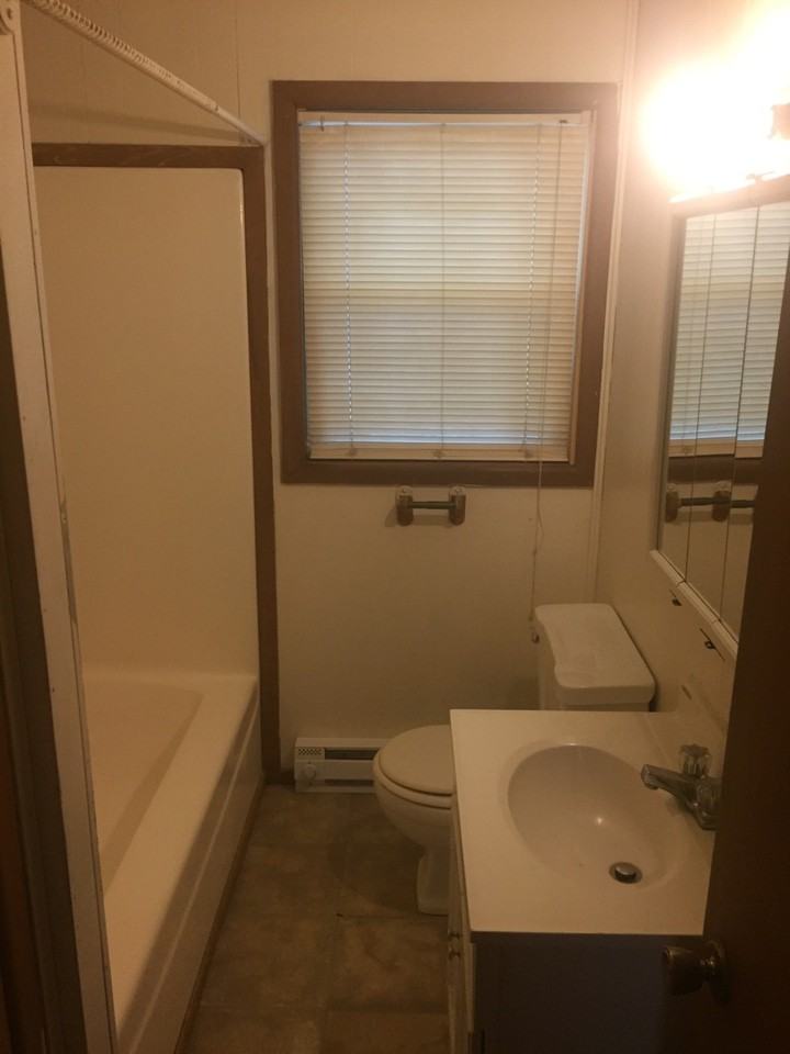 303 Virginia Ave - Photo 5 of 6