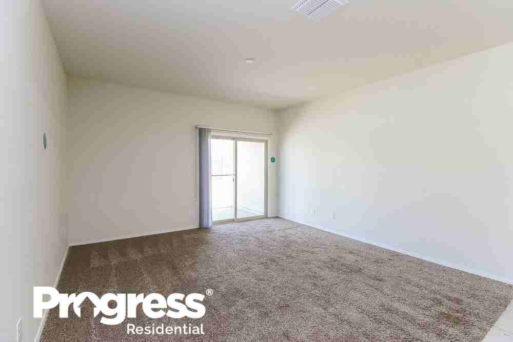 17149 N Rosemont St - Photo 3 of 16