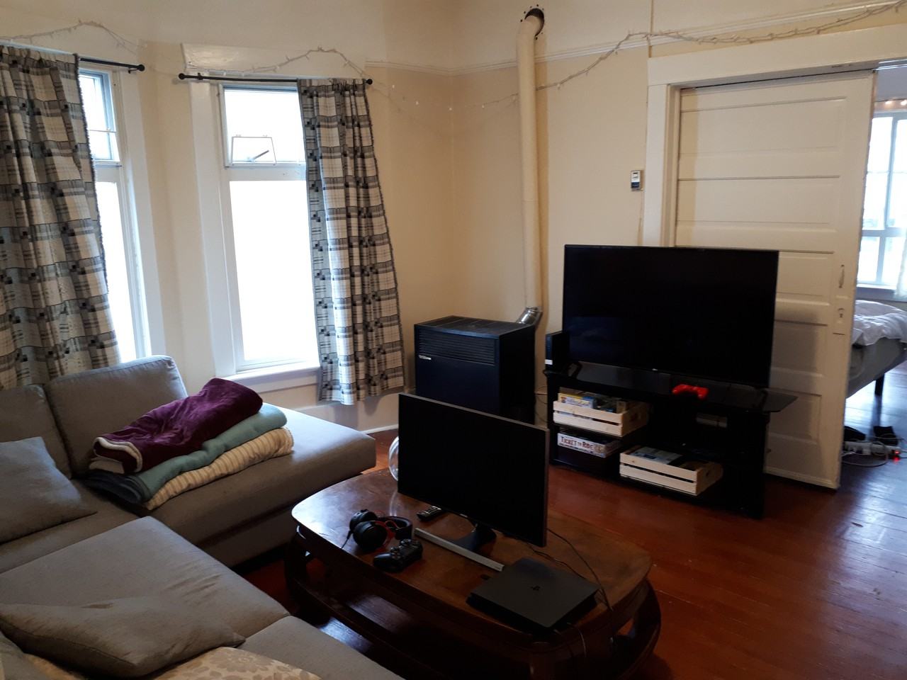 Yew Street Apartments - Photo 3 of 10