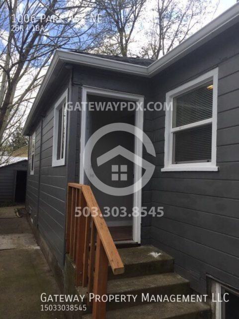 1006 Park Ave Ne - Photo 3 of 26