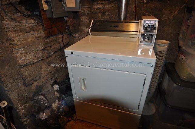 912 22nd Ave NE - Photo 2 of 5