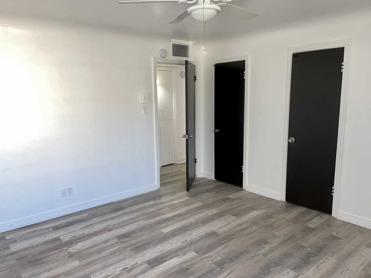 3113 Thomas Ave - Photo 2 of 16