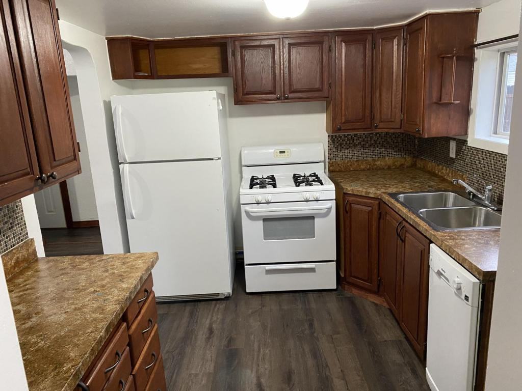 316 E Jefferson Ave - Photo 6 of 16