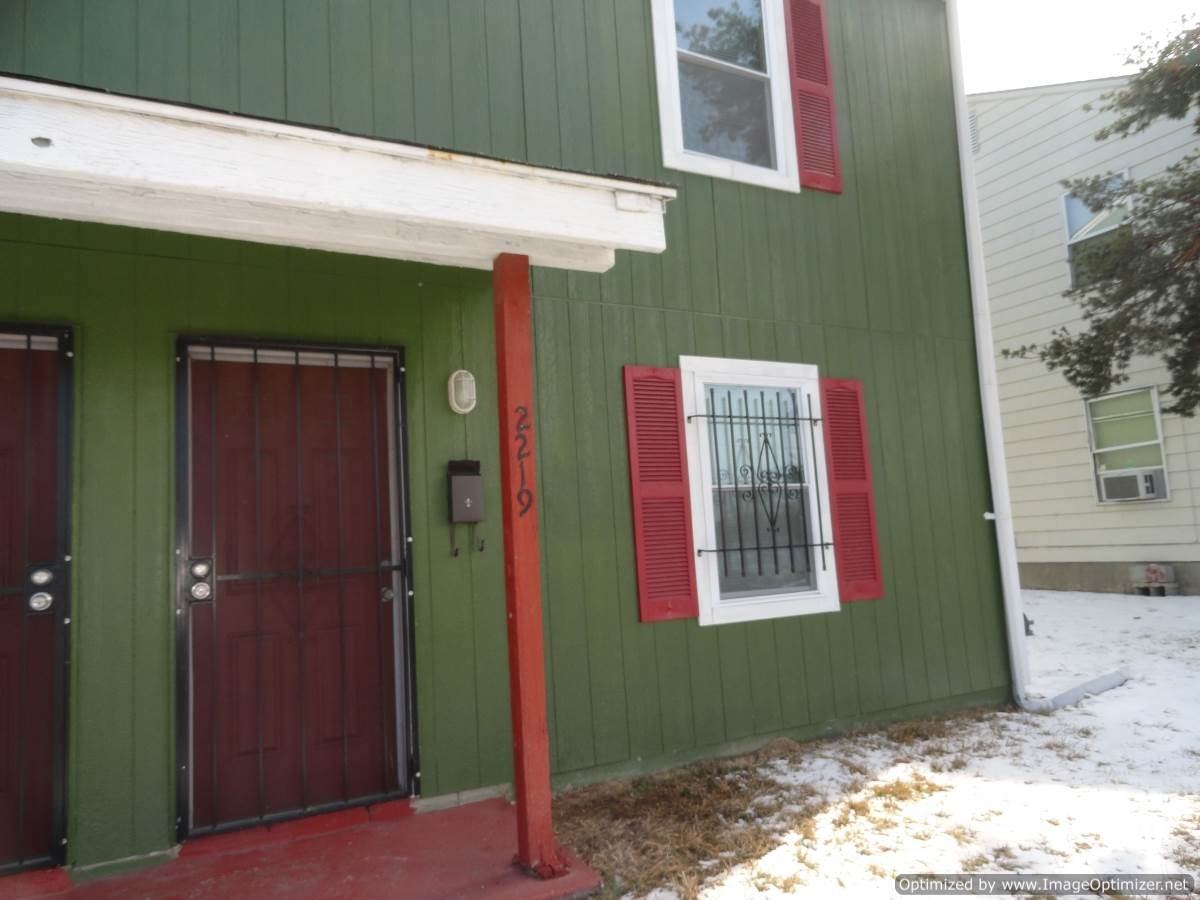 2219 Askew Ave - Photo 3 of 15