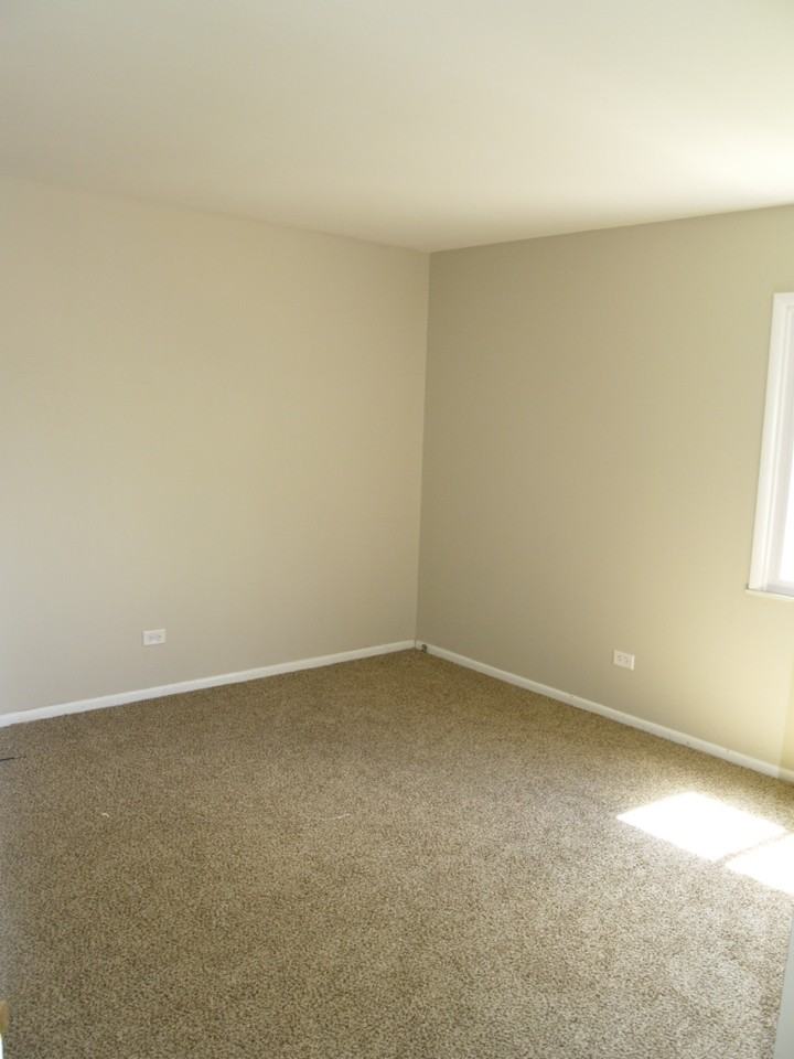 226 E Rose St - Photo 3 of 11