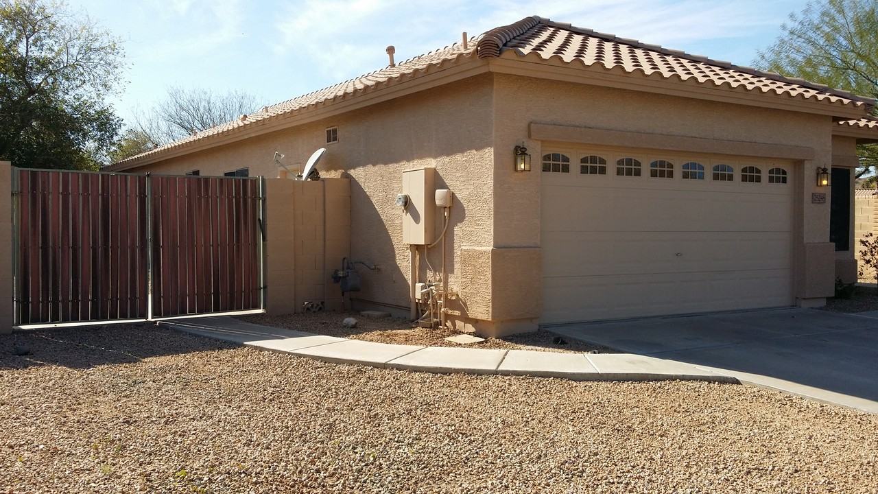 25248 N 41st Ave - Photo 2 of 15