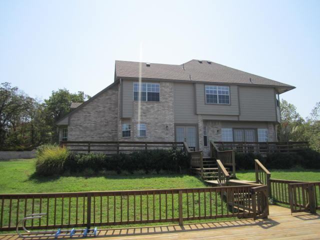 1527 Lakewood Dr - Photo 2 of 27