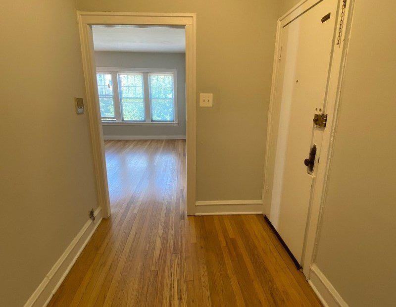 734 Reba Pl #E2 - Photo 2 of 8