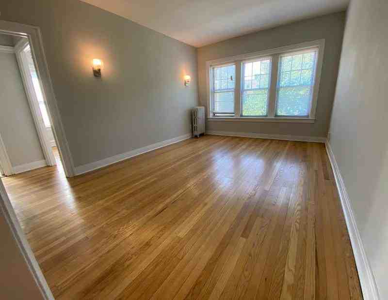 734 Reba Pl #E2 - Photo 3 of 8