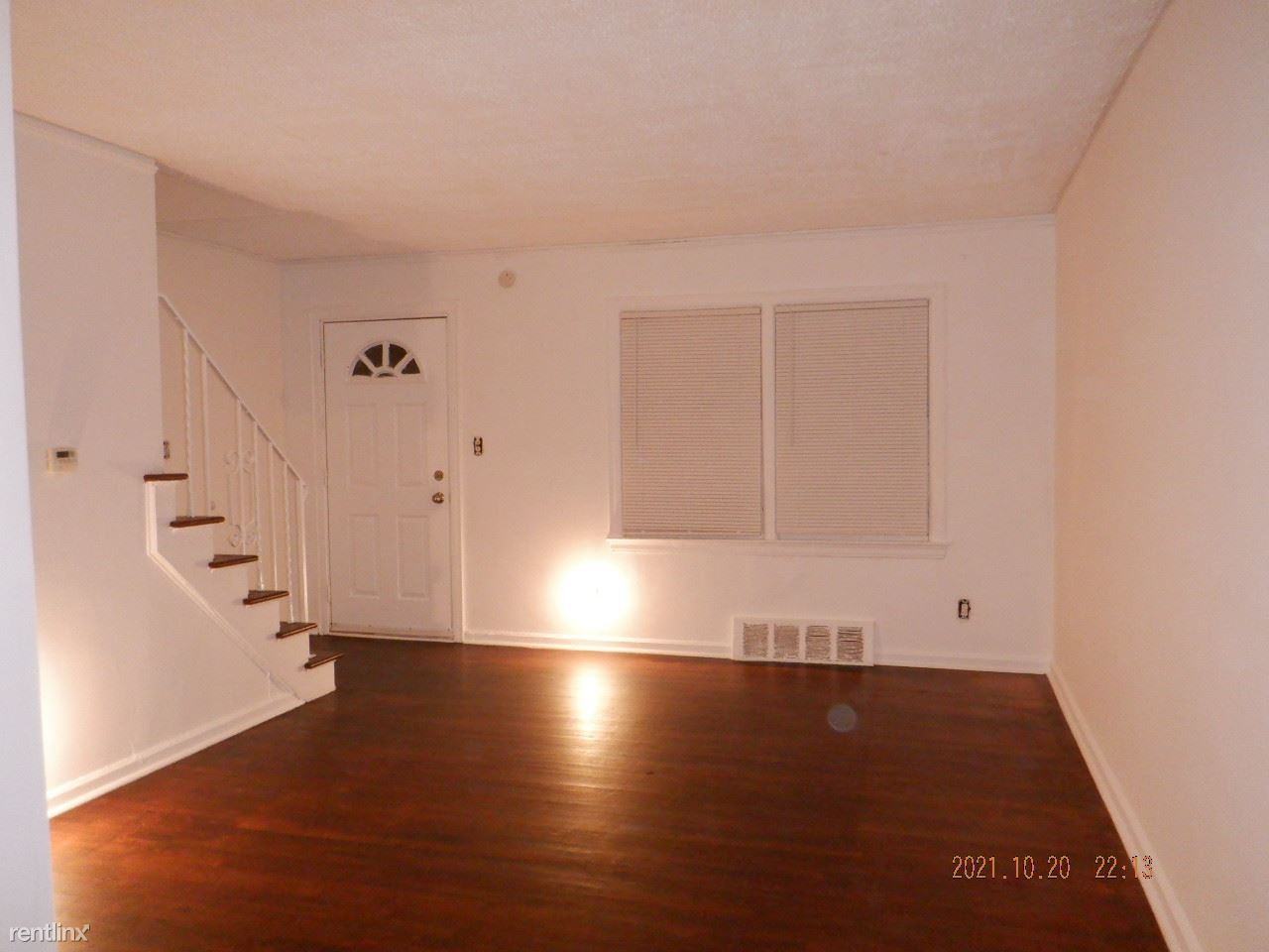 1872 E Outer Dr - Photo 3 of 13