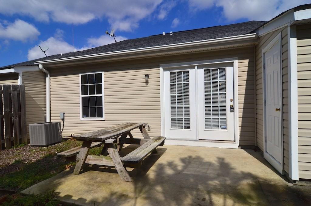 348 Elders Pond Cir - Photo 3 of 25