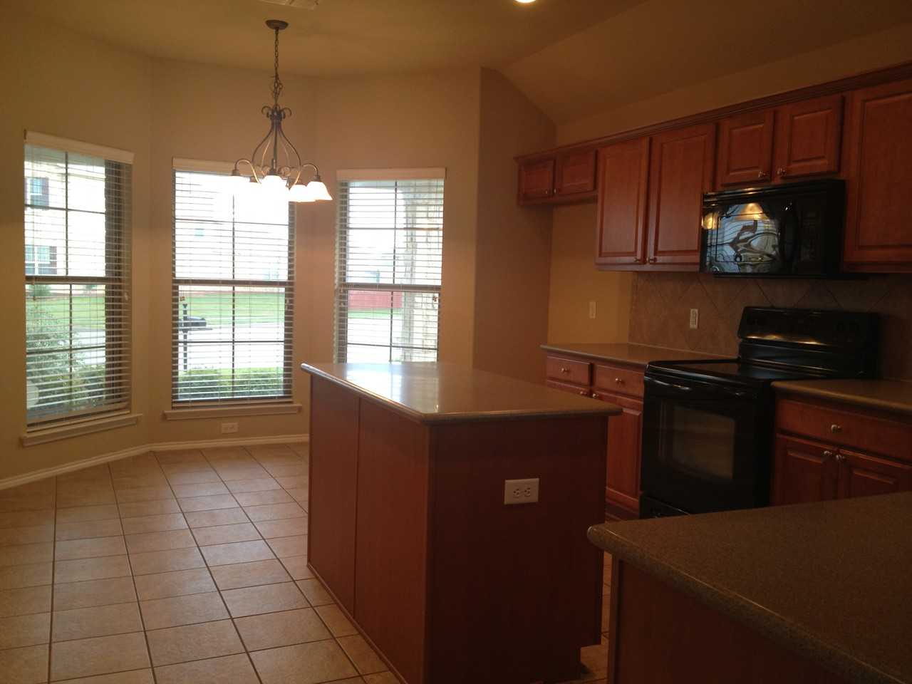 7401 Errandale Dr - Photo 3 of 14