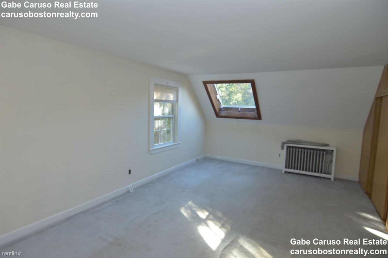 256 Lowell Ave - Photo 2 of 12