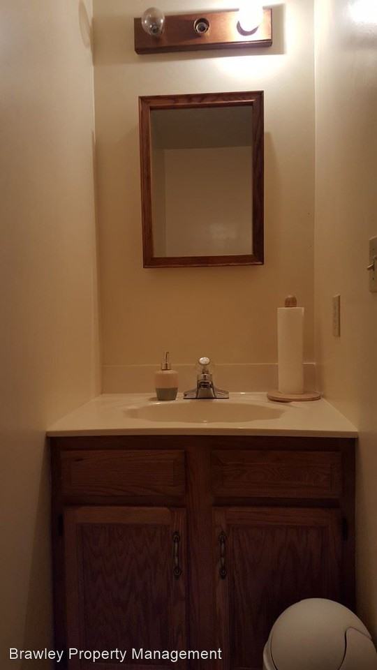 603 S Park Square Dr - Photo 3 of 12