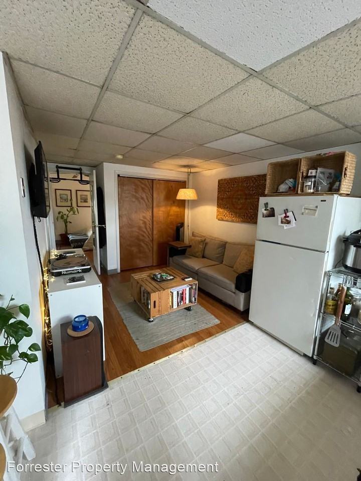 1033 Tasker St. - Photo 3 of 10