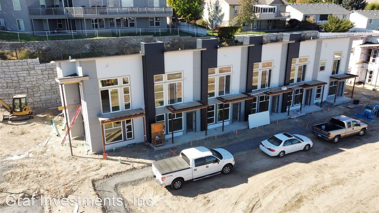 200 Canyon Parkway - Photo 3 of 7