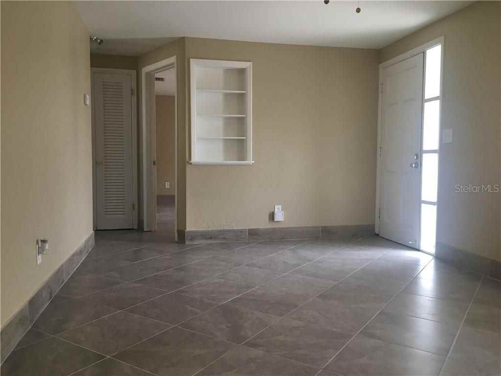 3643 Oakhurst Dr - Photo 2 of 11