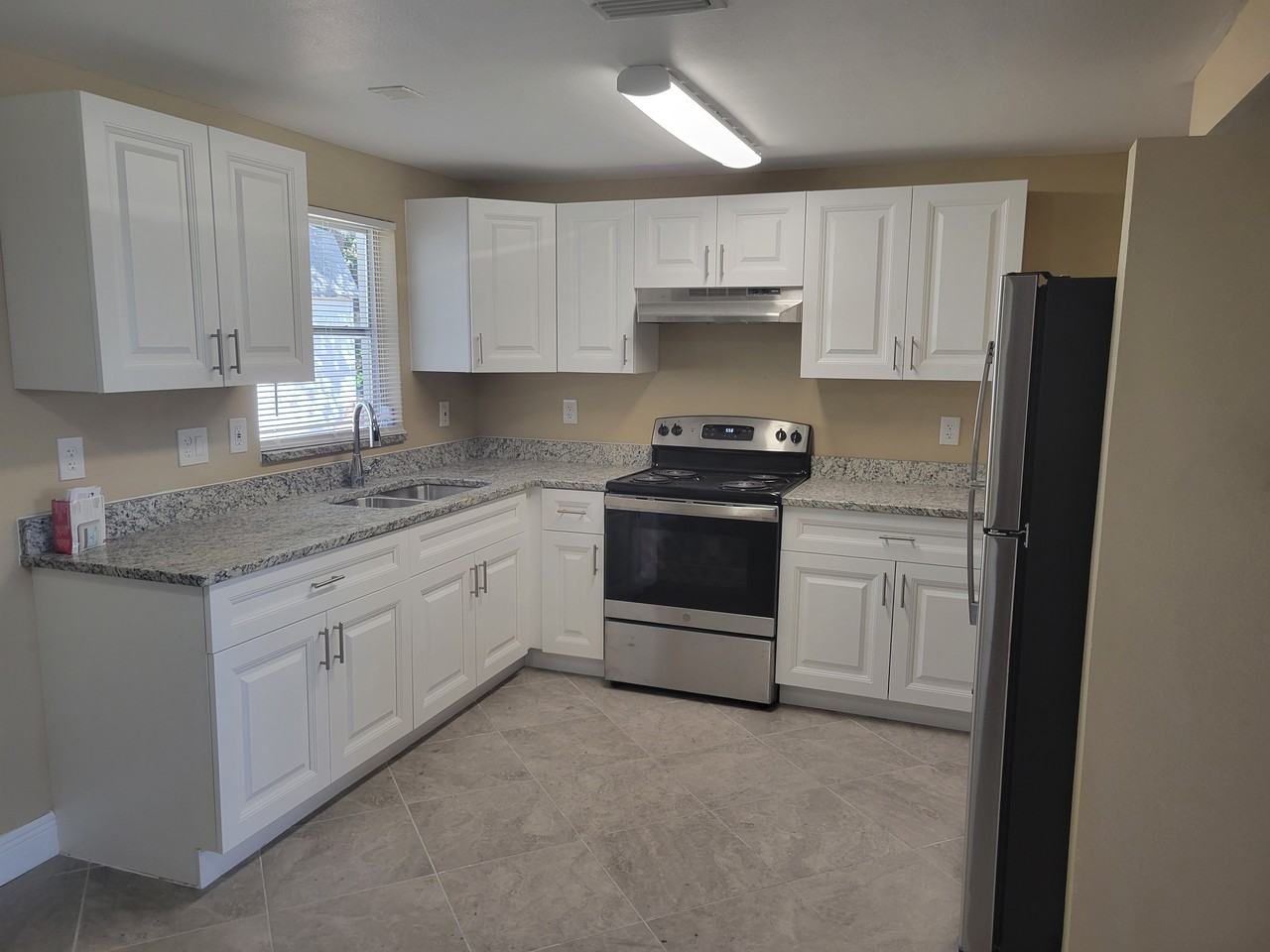 3643 Oakhurst Dr - Photo 4 of 11