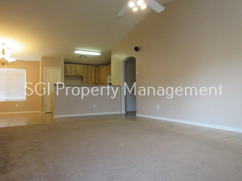 11751 W Softwind Dr - Photo 2 of 17