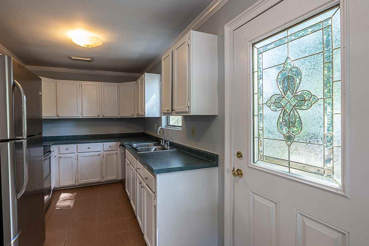 568 Stokeswood Ave Se - Photo 2 of 24