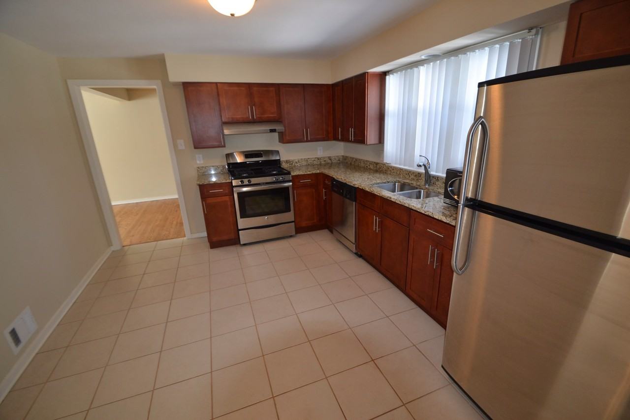 1223 Fargo Blvd - Photo 2 of 7