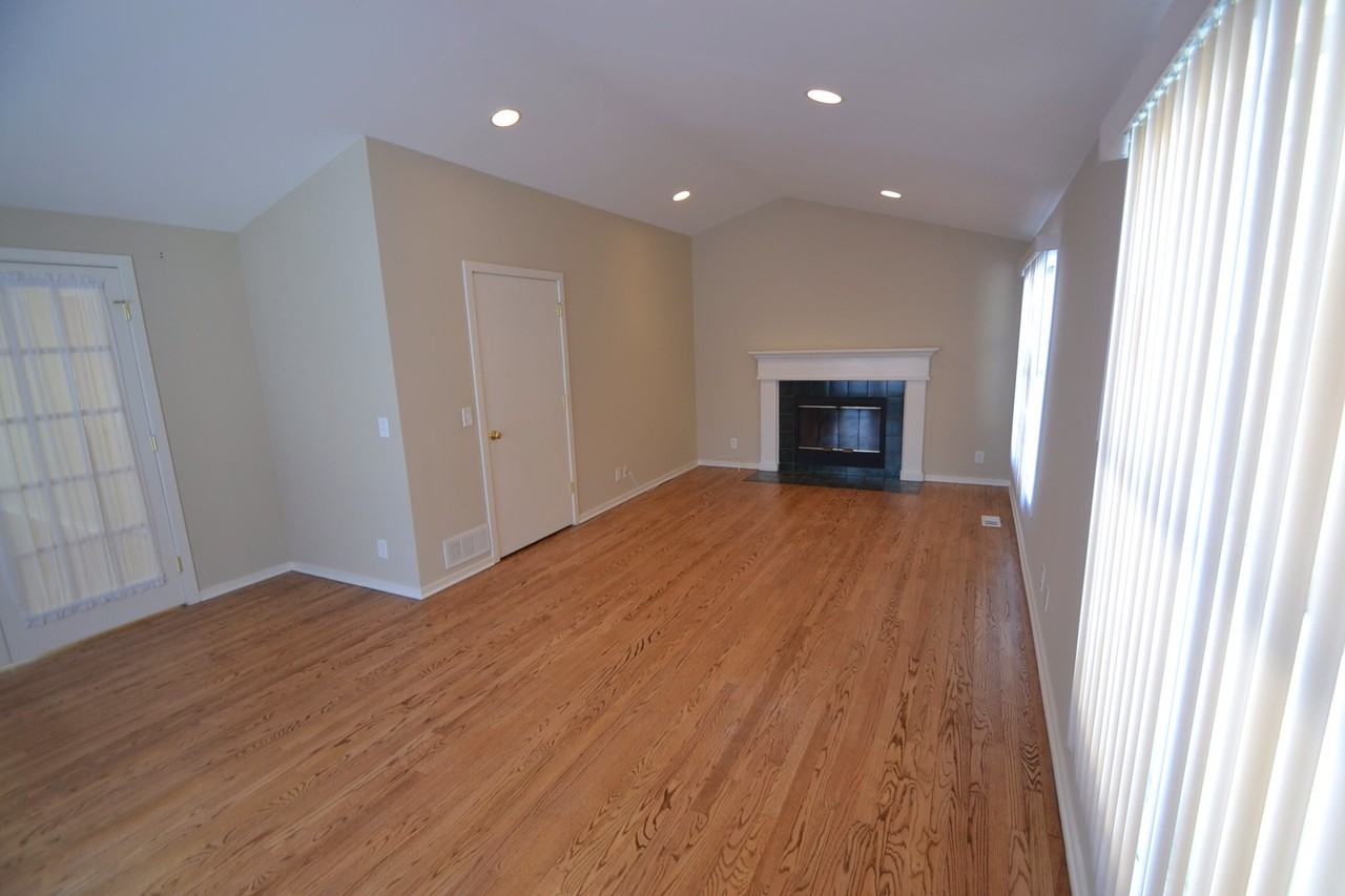 1223 Fargo Blvd - Photo 3 of 7