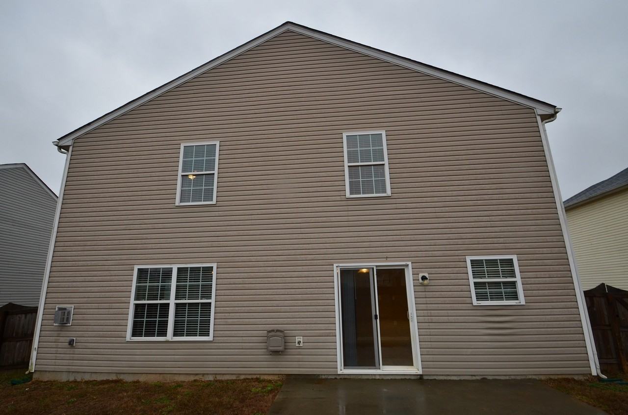 707 Overlook Rd - Photo 3 of 10