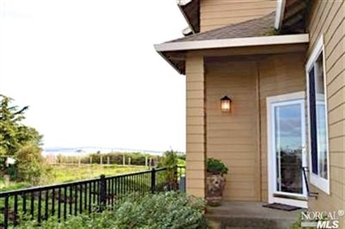 272 Baypoint Dr - Photo 2 of 12