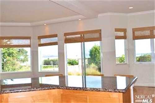 272 Baypoint Dr - Photo 3 of 12