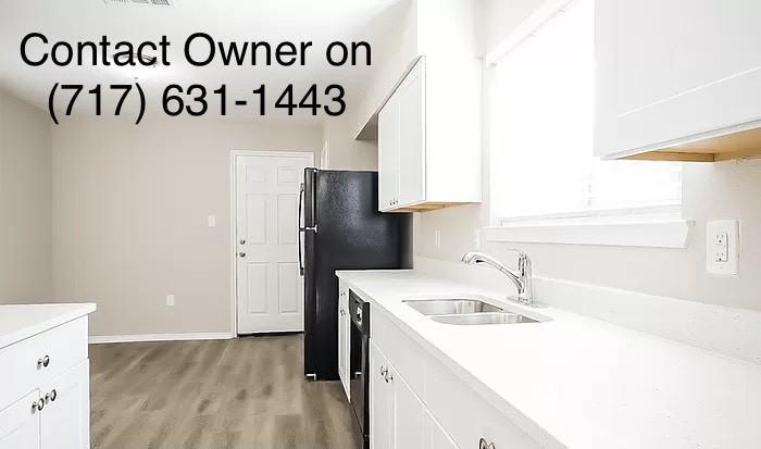 15911 Pfeiffer Dr - Photo 2 of 10