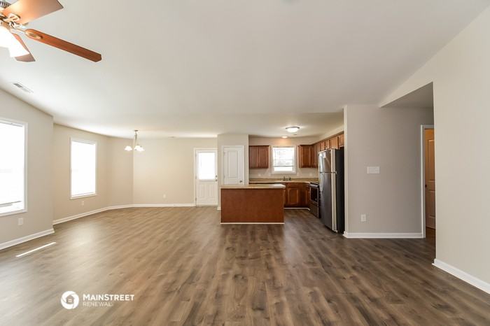 470 Sherrill Farm Dr - Photo 3 of 15