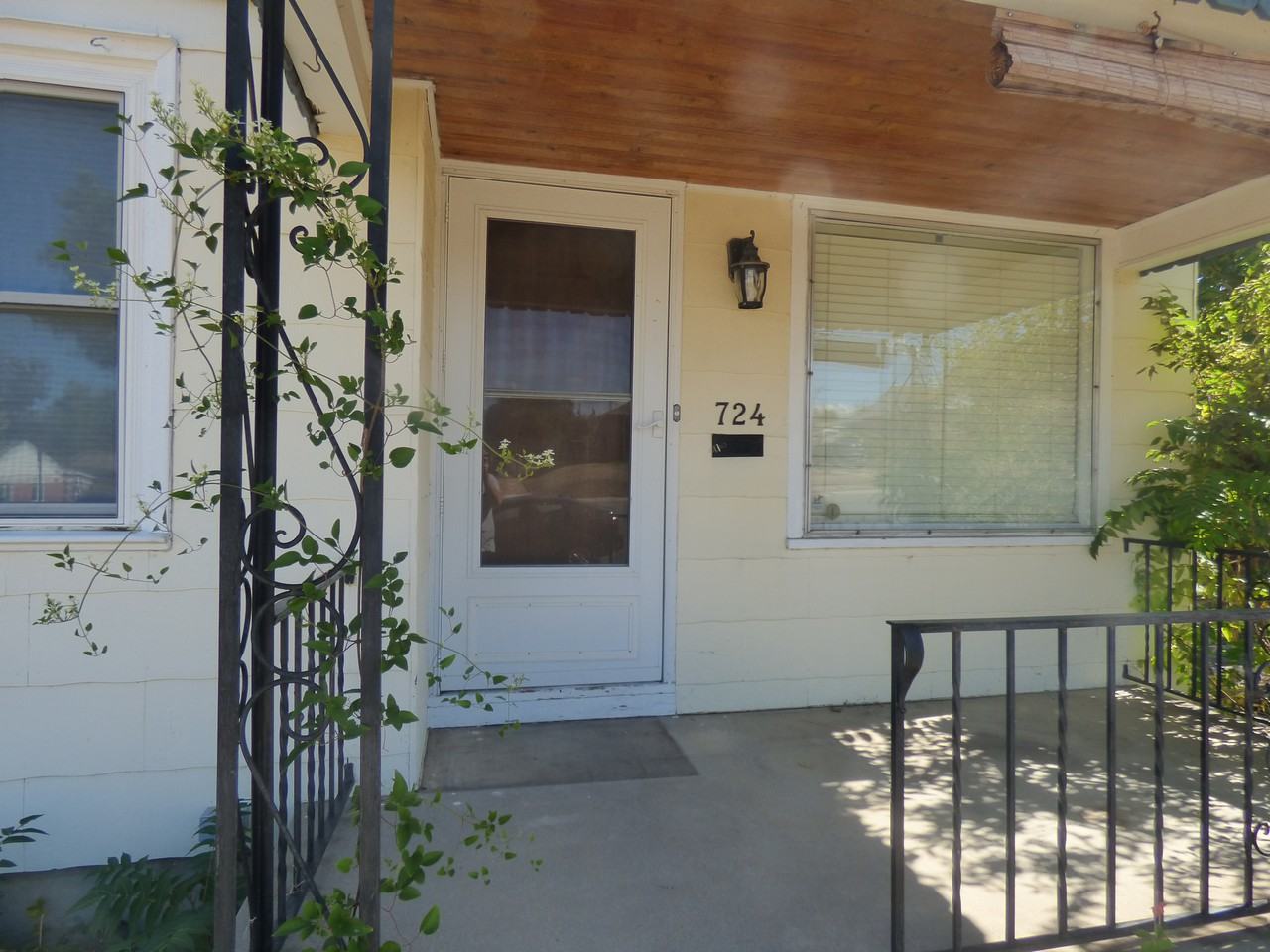 724 South Pecos Street - Photo 2 of 14