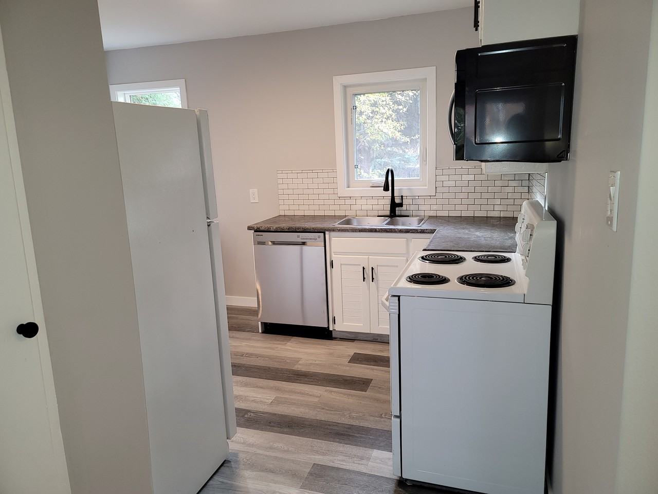 13623 108 Avenue Northwest - Photo 3 of 21