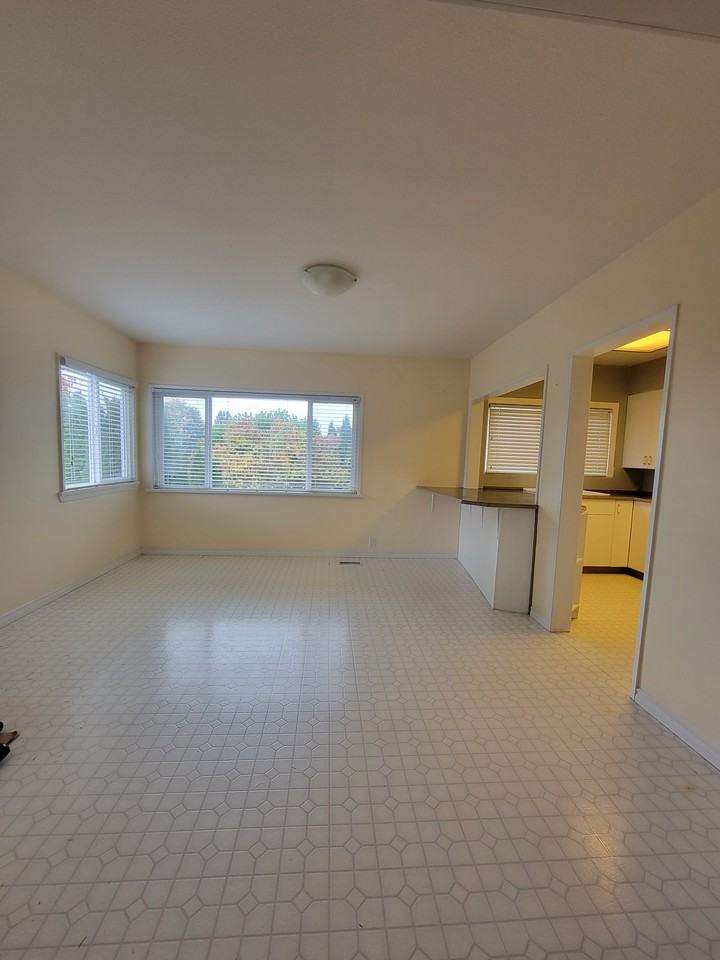 15758 Thrift Avenue - Photo 2 of 32