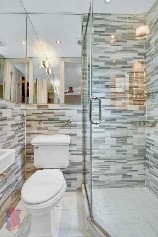 212 E 105th St #9 - Photo 7 of 7