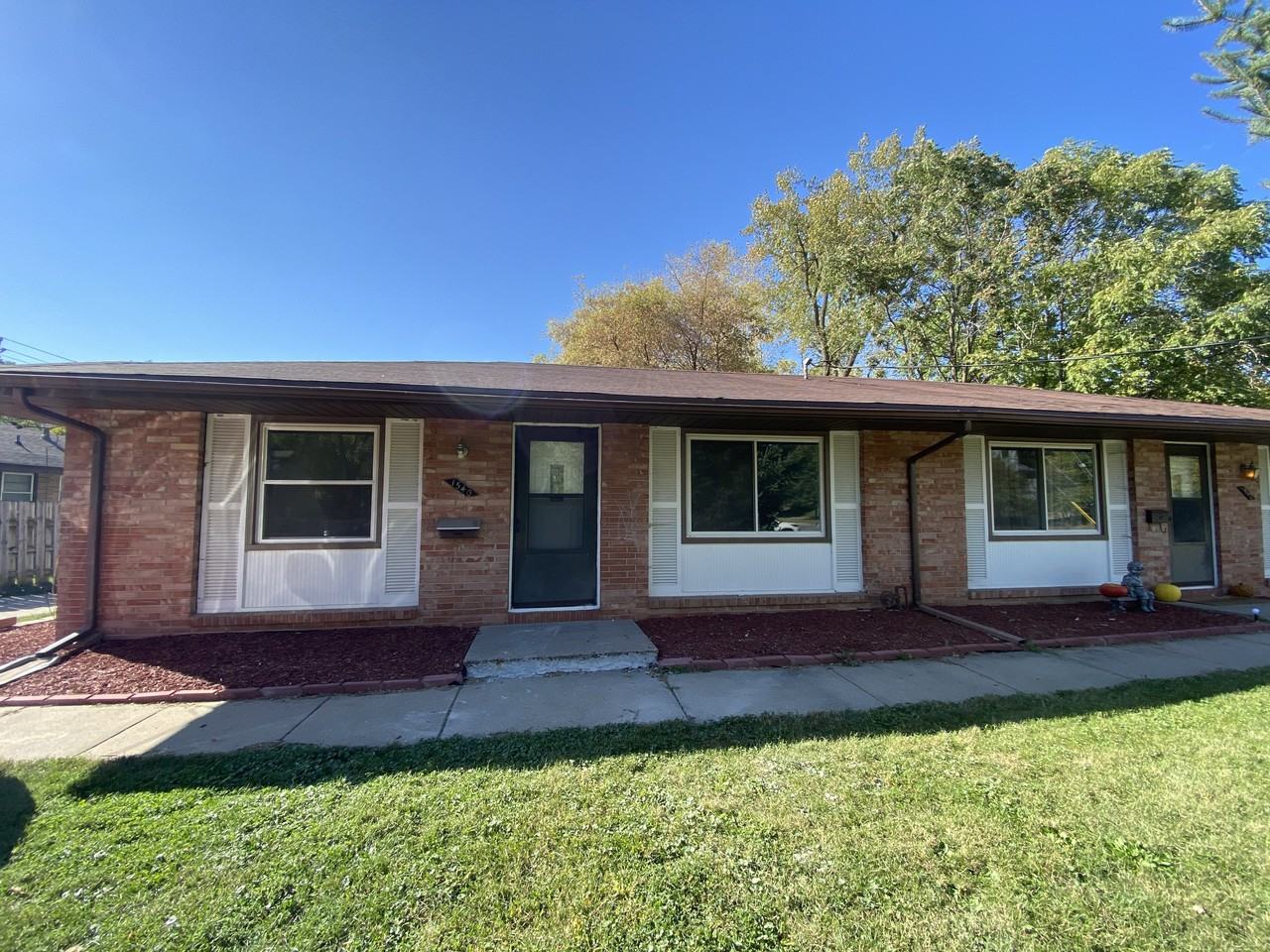 1540 Pennsylvania Ave - Photo 2 of 11