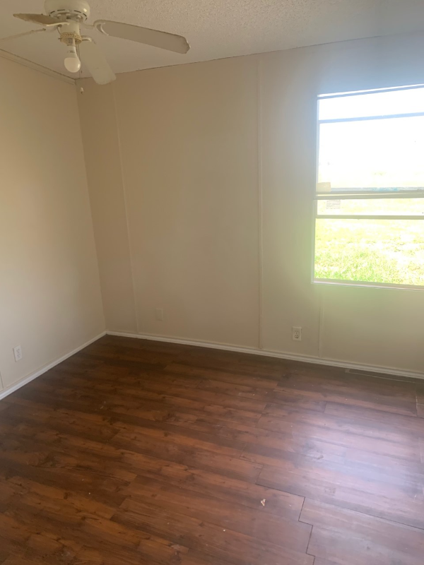 160 Pebbles Ln - Photo 2 of 10